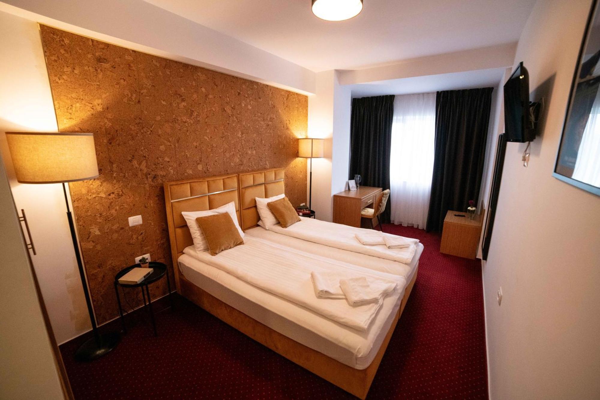 Апарт отель Bucharest Airport Accomodation Отопени Экстерьер фото