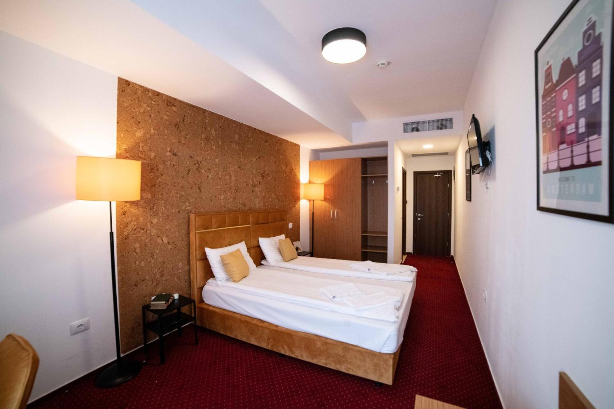 Апарт отель Bucharest Airport Accomodation Отопени Экстерьер фото