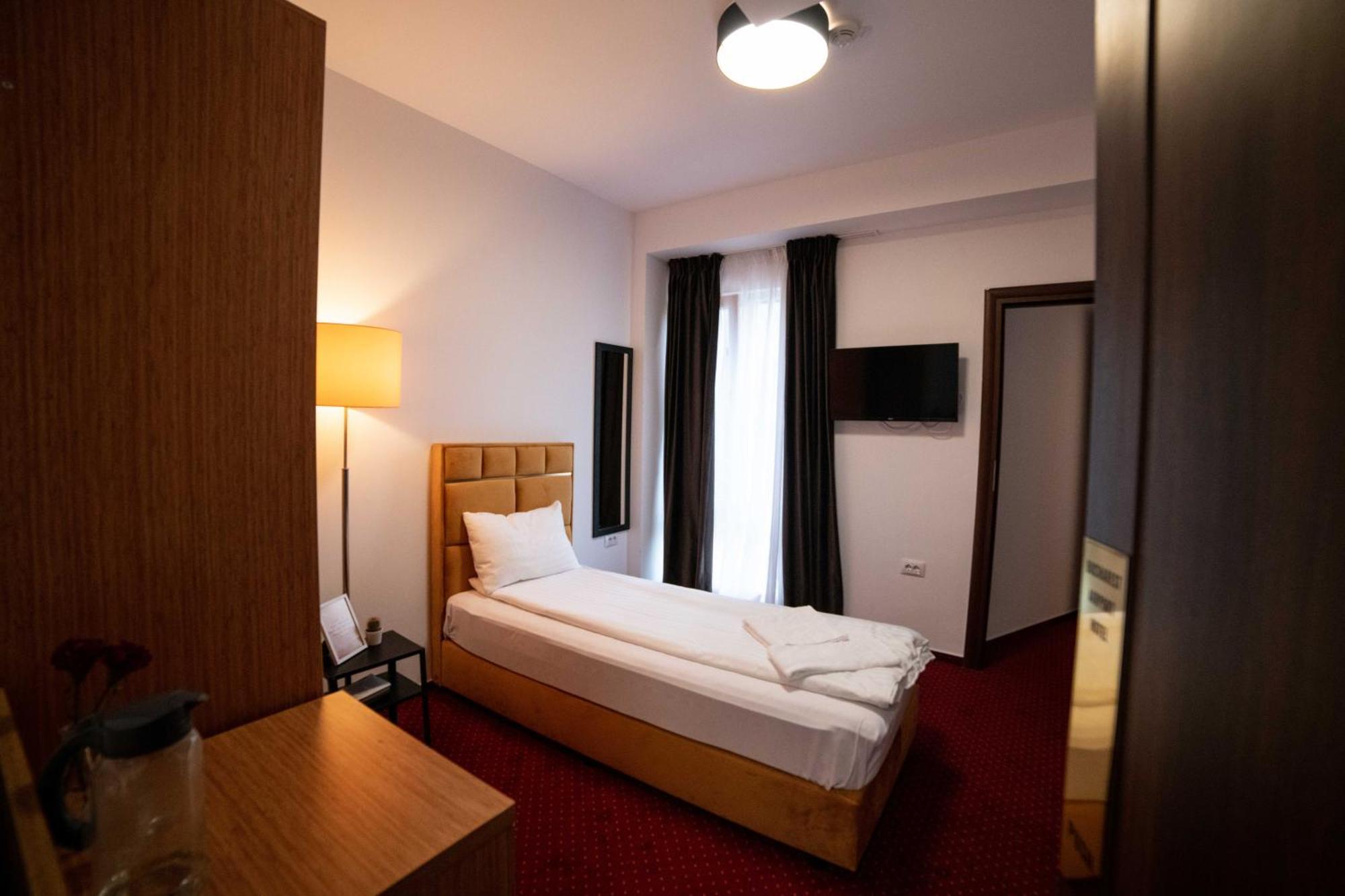 Апарт отель Bucharest Airport Accomodation Отопени Экстерьер фото