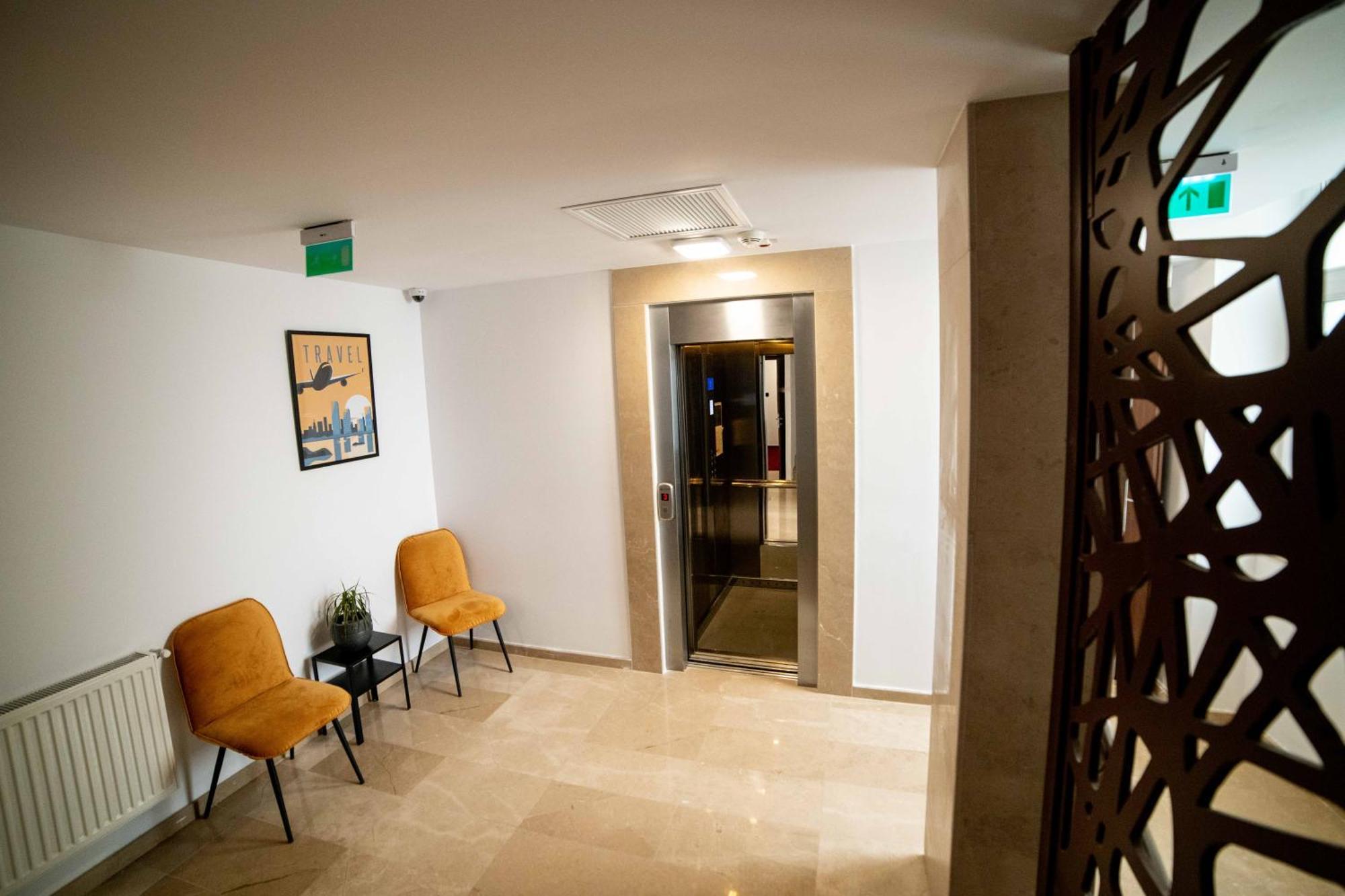 Апарт отель Bucharest Airport Accomodation Отопени Экстерьер фото