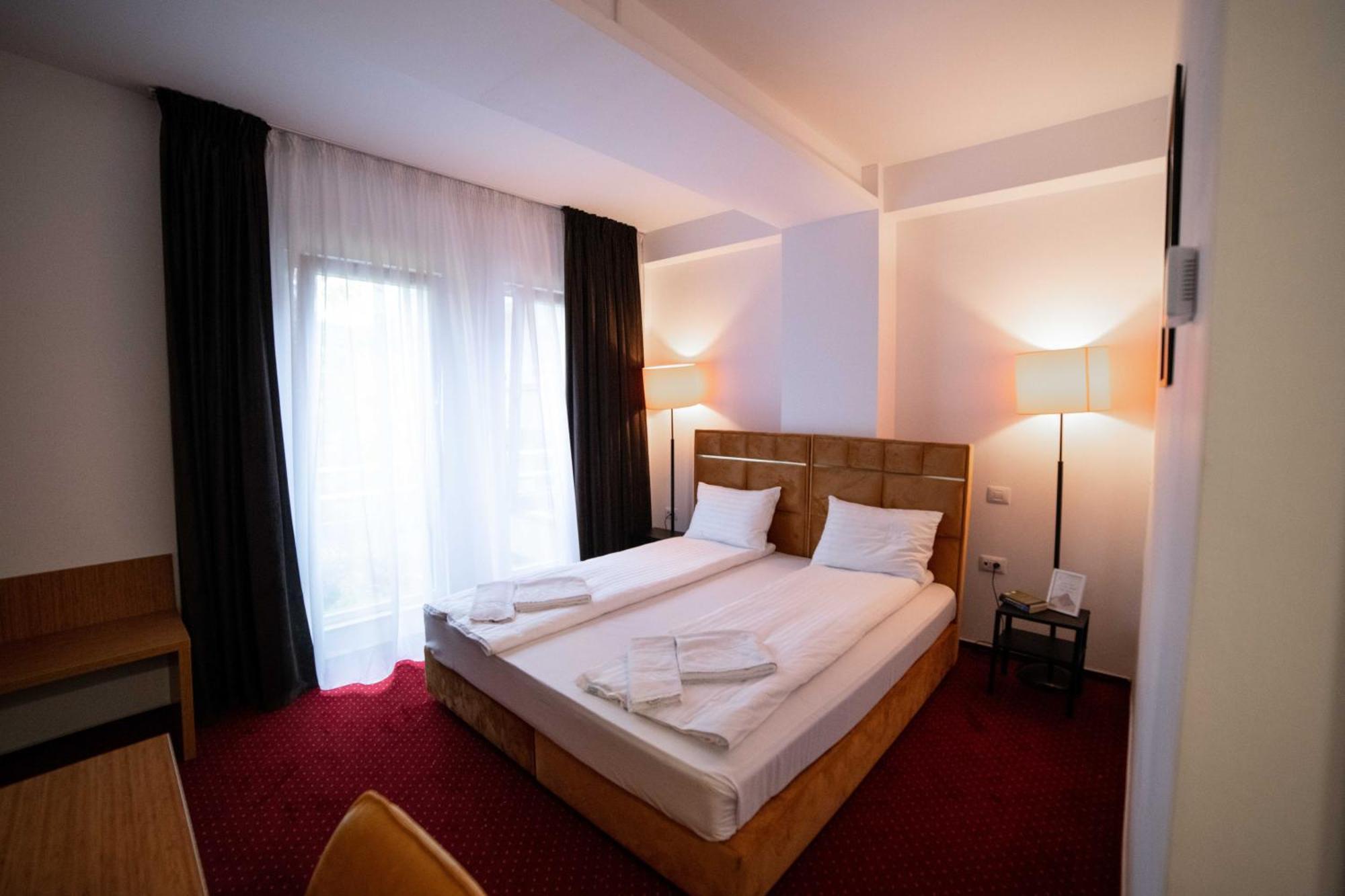Апарт отель Bucharest Airport Accomodation Отопени Экстерьер фото