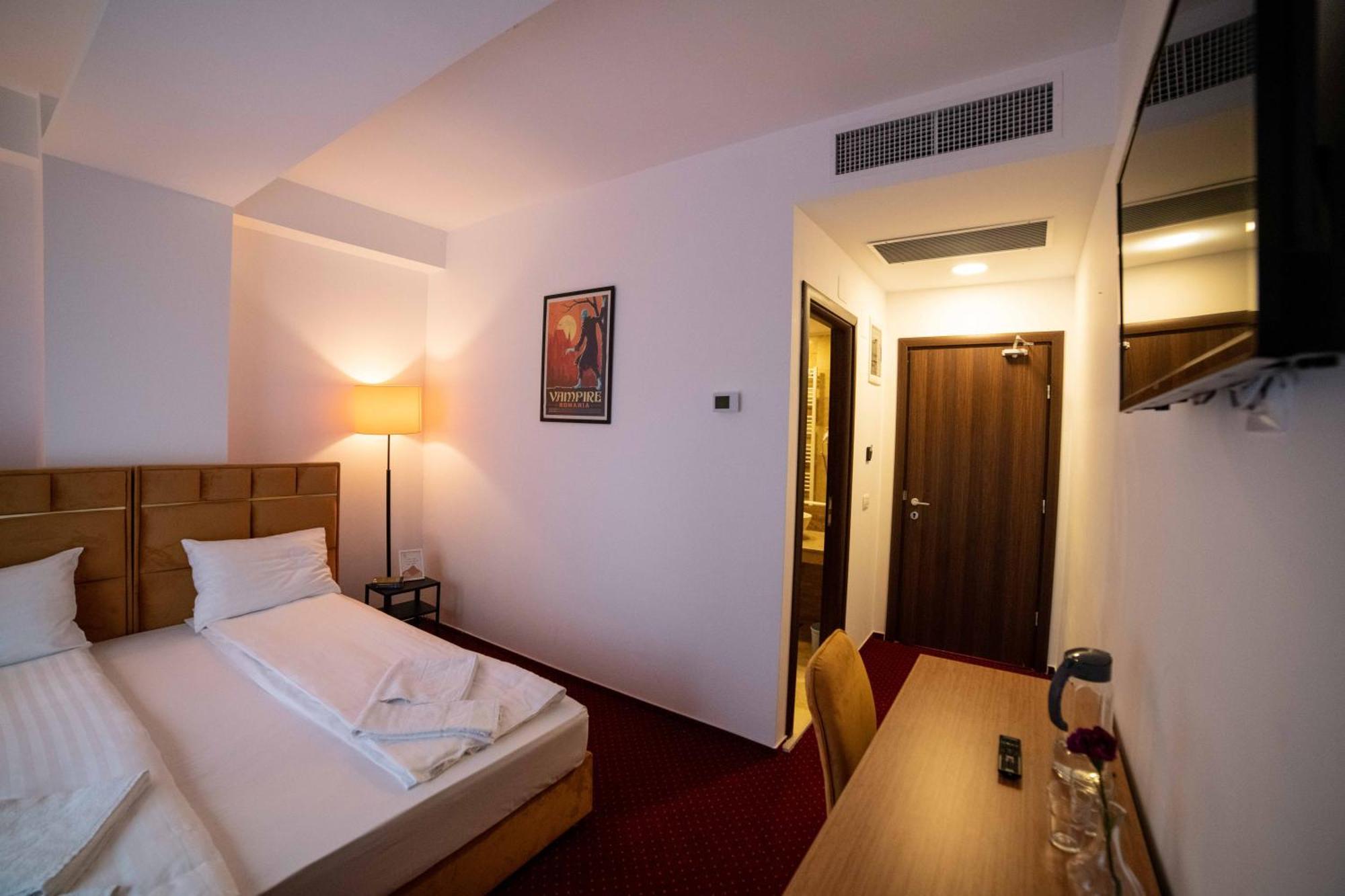Апарт отель Bucharest Airport Accomodation Отопени Экстерьер фото